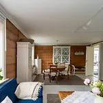 Leilighet Vakker - Stor Parkeringsplass 10min Fra