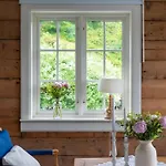 Vakker - Stor Parkeringsplass 10min Fra Leilighet *