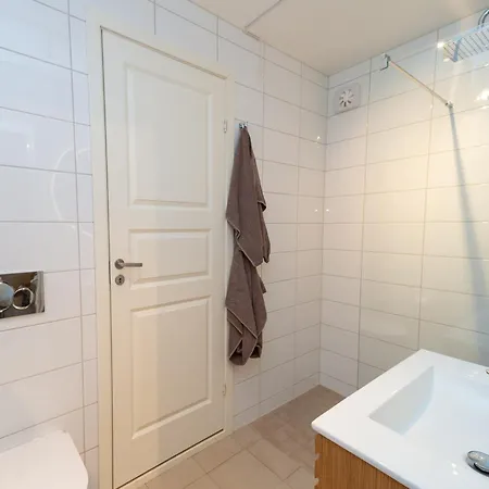 Vakker - Stor Parkeringsplass 10min Fra *