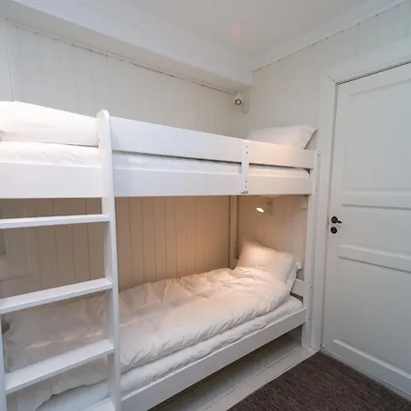 Vakker - Stor Parkeringsplass 10min Fra Apartment