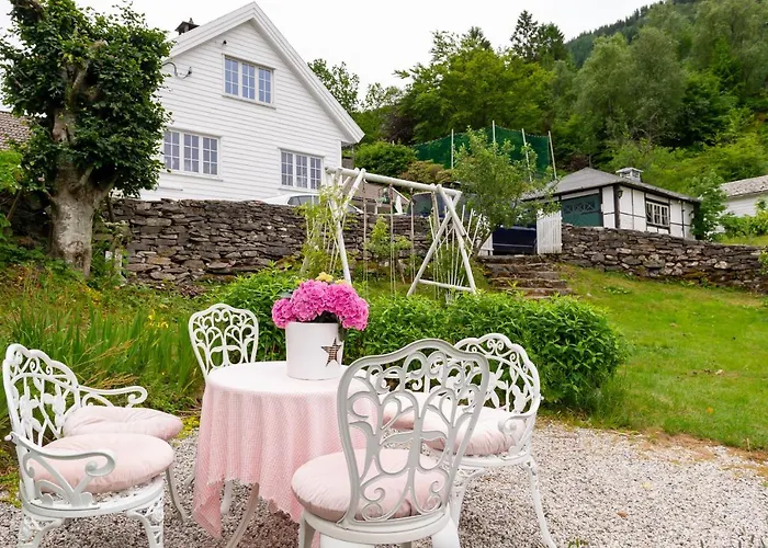 Vakker - Stor Parkeringsplass 10min Fra 베르겐