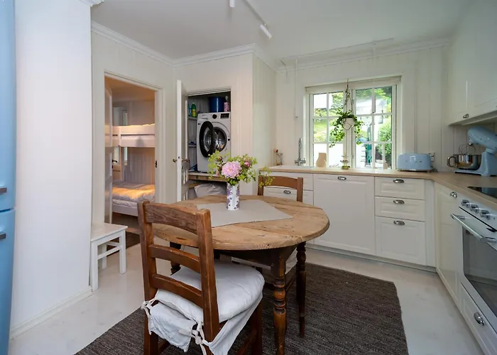 Vakker - Stor Parkeringsplass 10min Fra