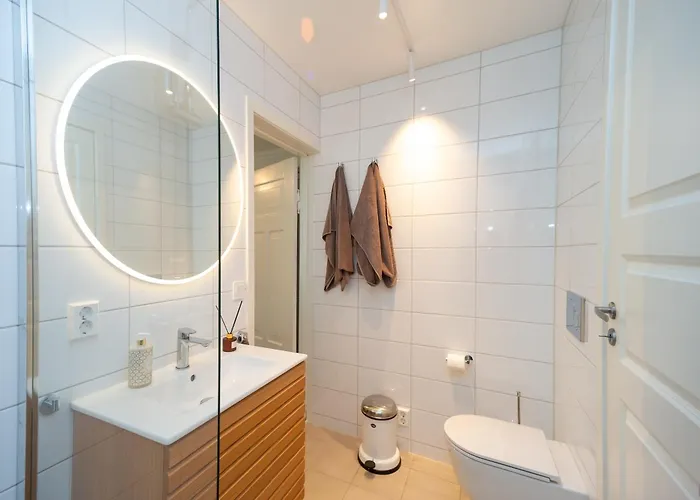 아파트 Vakker - Stor Parkeringsplass 10min Fra *