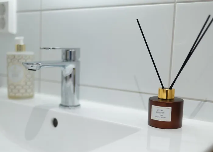 Vakker - Stor Parkeringsplass 10min Fra 아파트