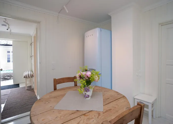 아파트 Vakker - Stor Parkeringsplass 10min Fra 베르겐