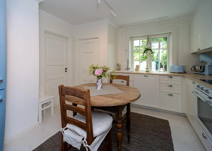 Vakker - Stor Parkeringsplass 10min Fra